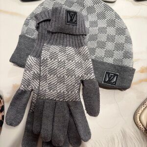 Gray Knit Beanie and Gloves Set!